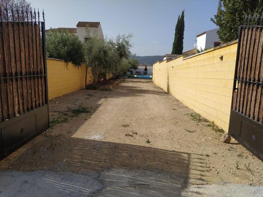 Agradable Casa Con Piscina En La Serrania. Arriate Exterior photo